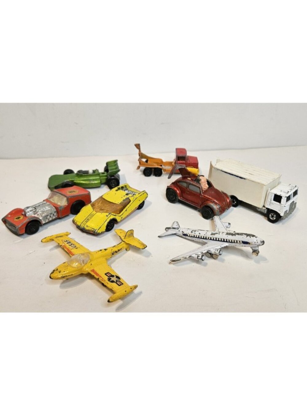 Lot of 8 Vintage Lesney Matchbox/ Hotwheel Diecast Cars / Planes *Read